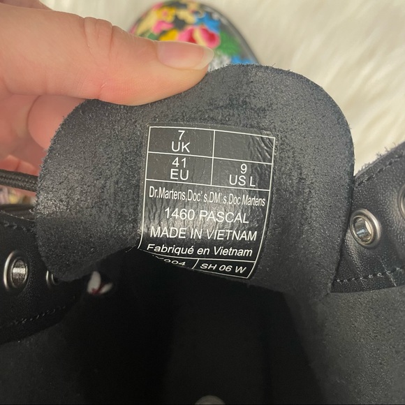 SOLD OUT Dr Martens 1460 Pascal Floral Mash Up Lace Up Black Combat Boots Sz 9 - Picture 13 of 13